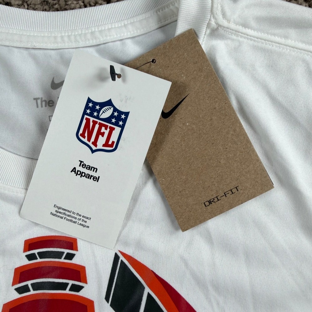Nike Tampa Bay Buccaneers Dri-FIT White Graphic T-Shirt Mens Medium NWT sporty - Picture 5 of 11